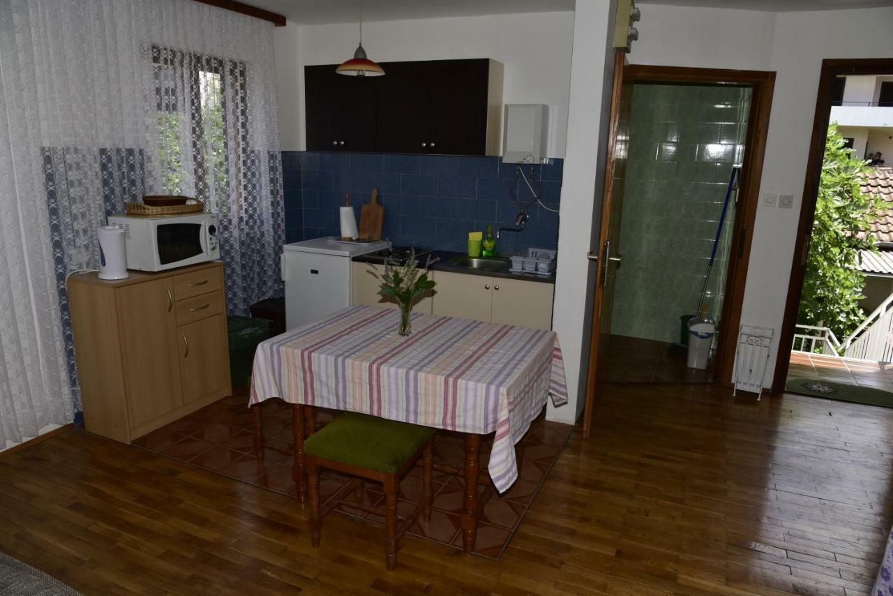 Apartment Palm Tree Malinska Extérieur photo